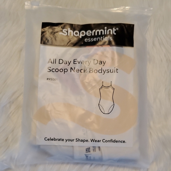 New Shapermint Essentials Beige Scoop Neck Bodysuit Spaghetti Strap Size 2X - Picture 4 of 5